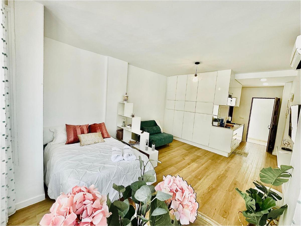 Apartamento Luxury Loft With Pool In The Centre Torremolinos Exterior foto
